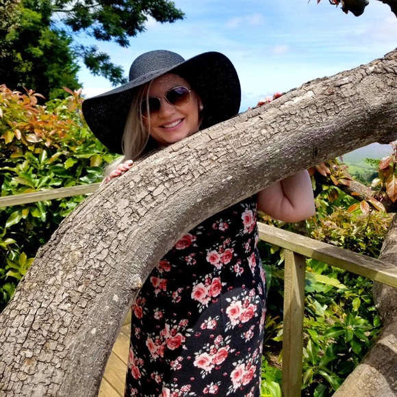 Meet your Posher, Becky - Picture 4 of 7